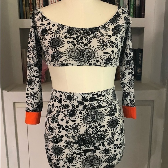 2-PIECE, Long Sleeve Crop Top with Mini Skirt size Medium D101 - Picture 7 of 9